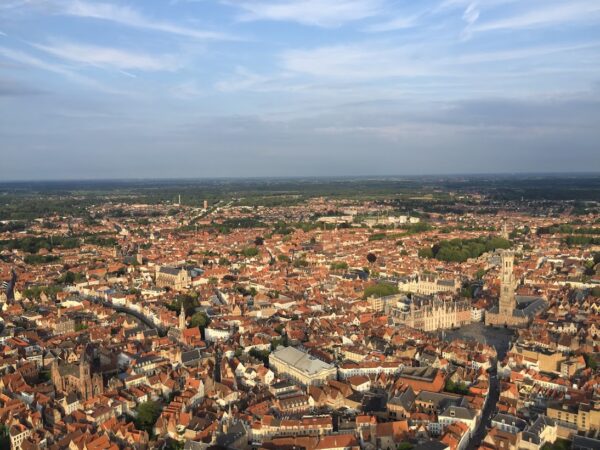 Brugge vanuit een luchtballon